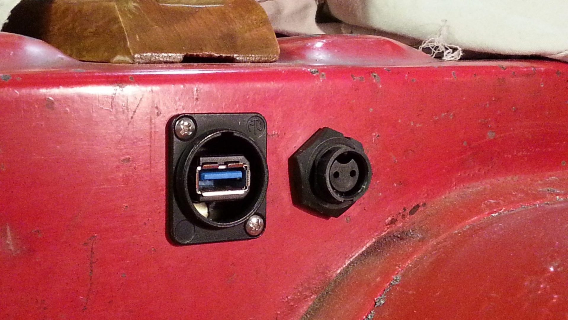 :: Front passenger side USB network connection and CAN Buss connector for the Holley Digital Dash.